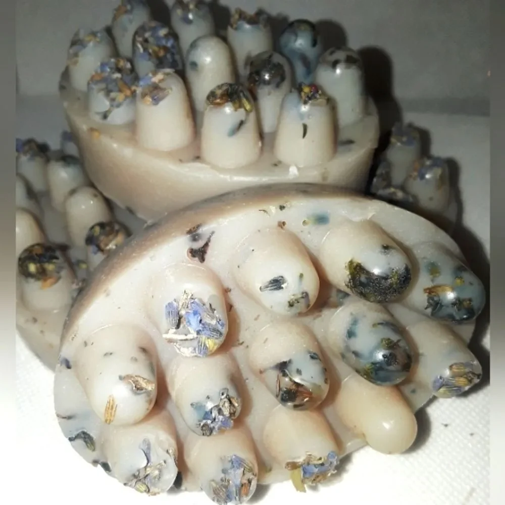 𝅺hand crafted Lavender Massage beauty bar